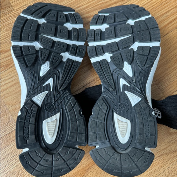 Balenciaga Speed 3.0 Sneakers - Picture 11 of 12